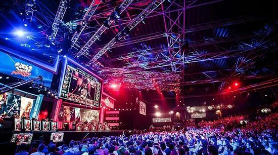 场上争夺球 场上争夺球