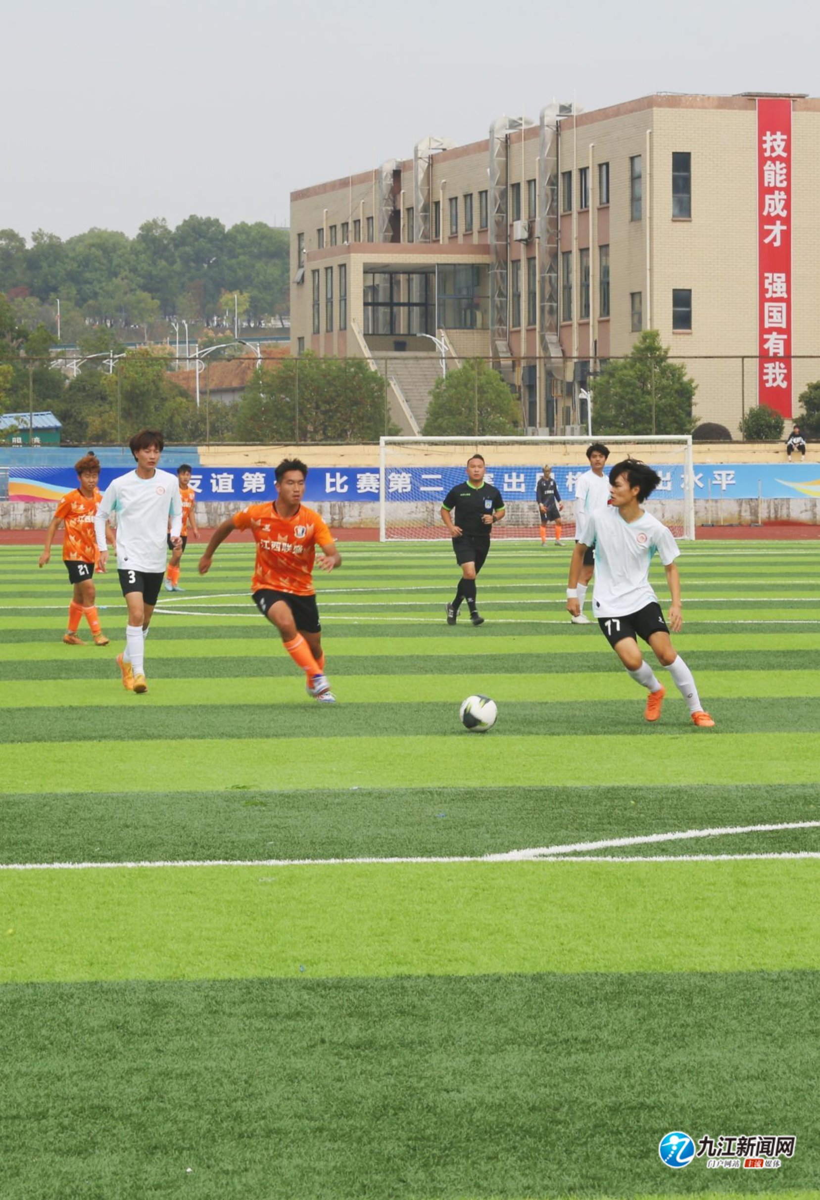 小小年纪的 小小年纪的