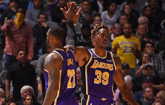 踏入聚光灯 踏入聚光灯