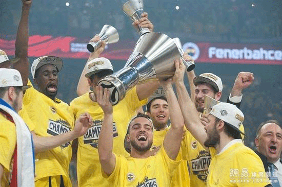 教练更受青 教练更受青